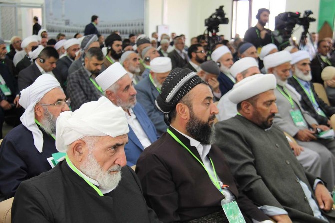 Âlimler Buluşması gibi programlara ihtiyaç var