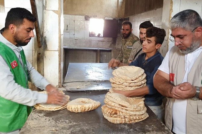 Tel Abyad’daki halka un yardımı yapıldı