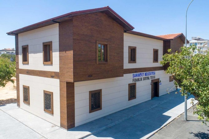 Her mahalleye bir taziye evi ve sosyal tesisi yapıyoruz