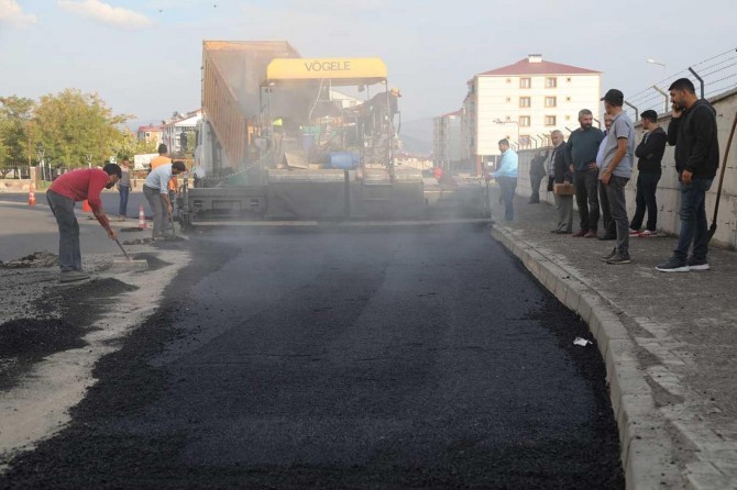 Bingöl'de yapılan çalışmalarla yollar yenileniyor