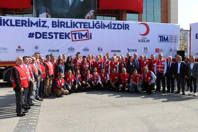 İnsani yardım TIR'ları dualarla uğurlandı