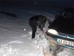 Karda Mahsur Kalan Gazeteciler Kurtarıldı