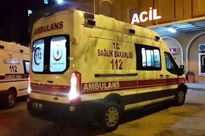 Soma'da işçi servisi ile kamyon çarpıştı: 26 yaralı