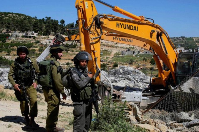 Zionist gangs to demolish five residential structures in Yatta