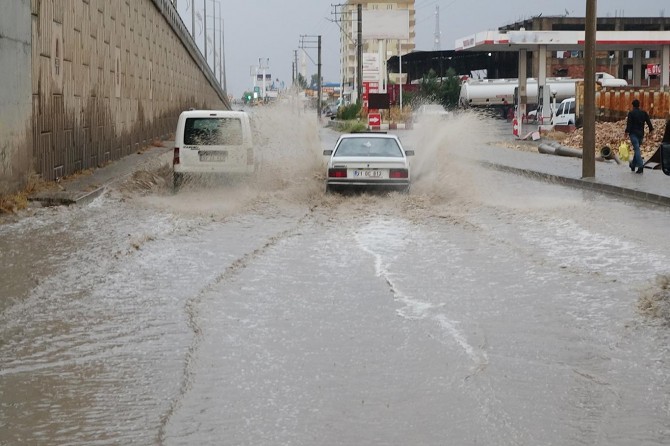 Caddeler göle döndü