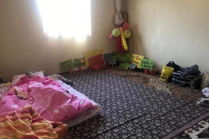 Lösemi hastasına ortopedik yatak hediye edildi