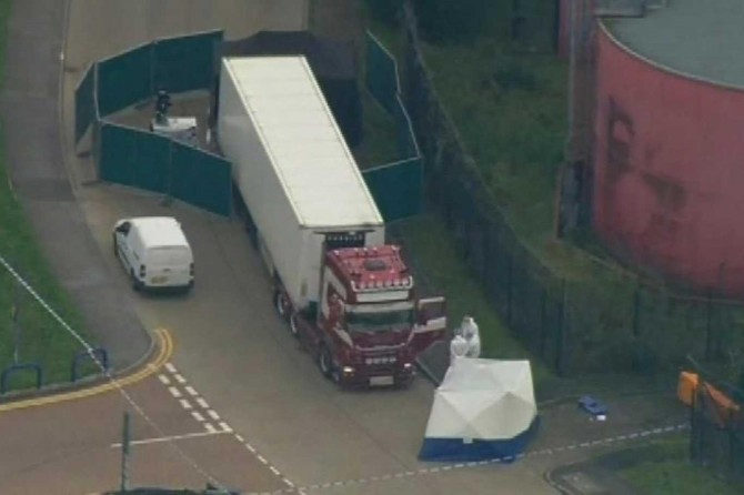 Hûrgilîyên 39 cesedên ku li Îngîlterê di kamyonekê de hatin dîtin derket holê