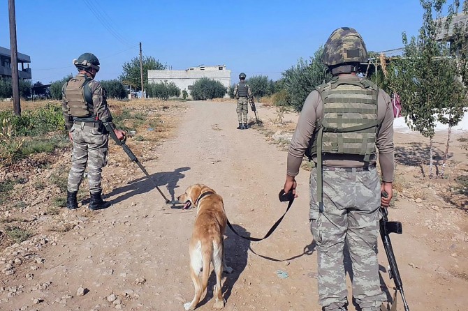 Bakan Çavuşoğlu: Türkiye güvenli bölgede terörist görürse etkisiz hale getirecek