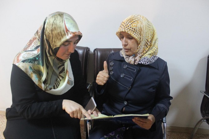 Benim gibi engelli kardeşlerimi Kur'an okumaya ve öğrenmeye davet ediyorum