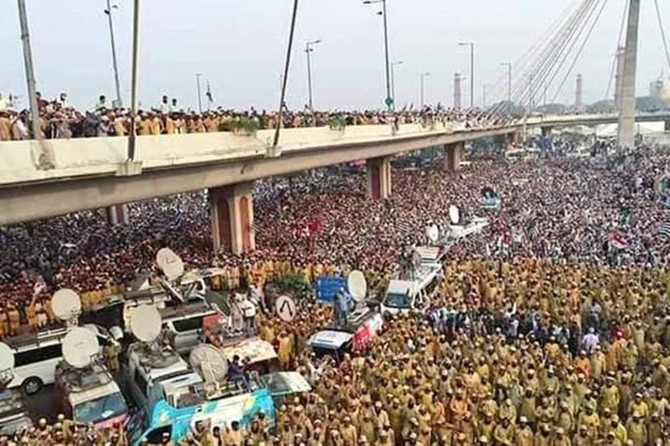 Azadi caravan on the march in Pakistan