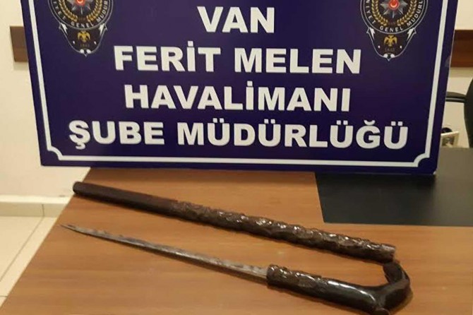 Baston görünümlü kılıç ele geçirildi