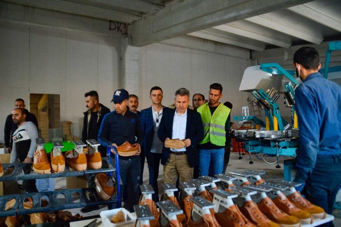 Ağrı'daki KOBİ Merkezi'nde üretim başladı