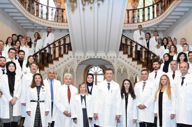 Yeni öğretmen önlükleri tanıtıldı