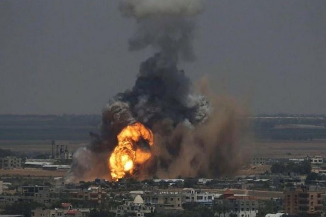 Zionist gangs bombs Gaza
