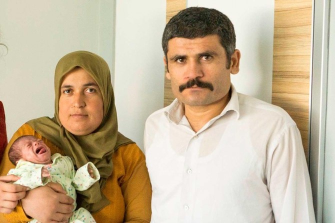 660 gram doğan bebek tedavi ile hayata tutundu