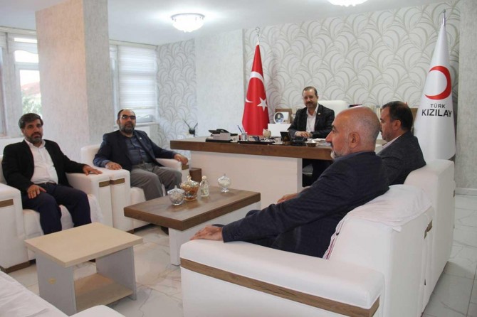 HÜDA PAR Diyarbakır İl Başkanlığından Kızılay’a ziyaret