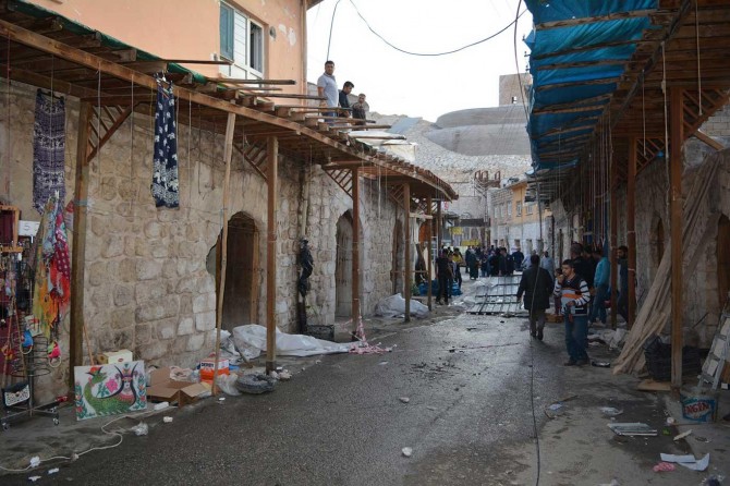 ​Asırlık Er-Rızk Camii'nin taşınması için Hasankeyf esnafı yeni yerleşkeye taşınıyor