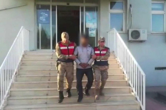 Kılık değiştirerek 12 yıl saklanan zanlı yakalandı