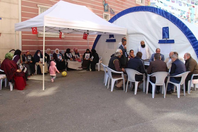 HDP'ye açtığımız davaların kâğıt üzerinde kalmasını istemiyoruz