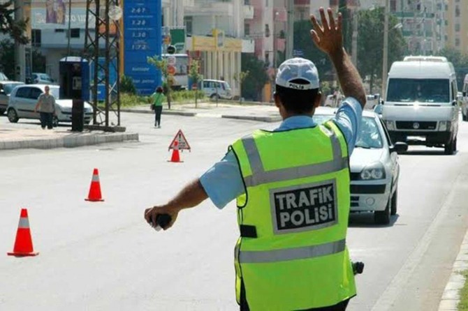 251 sürücüye kırmızı ışık ihlali cezası