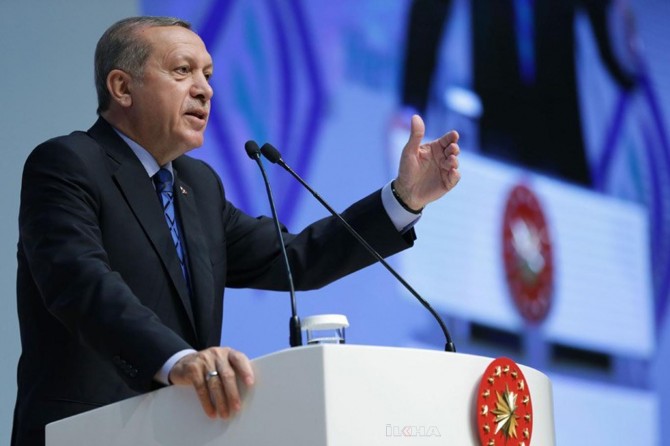 Lisans öğrencilerinin öğrenim kredisi veya bursu 550 TL'ye çıkacak