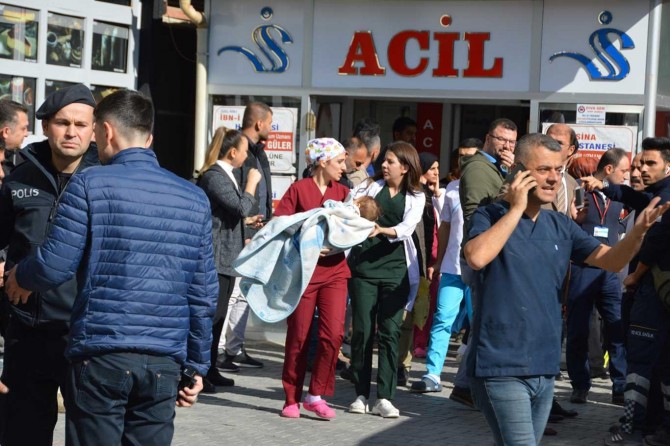 ​Özel bir hastanede yangın çıktı: Hastalar tahliye ediliyor