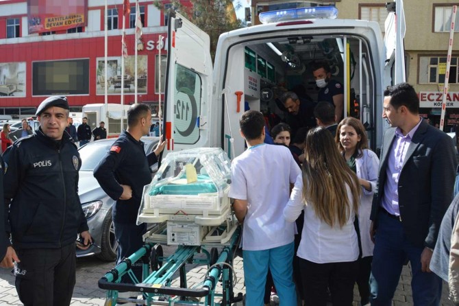 ​Hastanede yangınında 6'sı bebek 23 kişi dumandan etkilendi