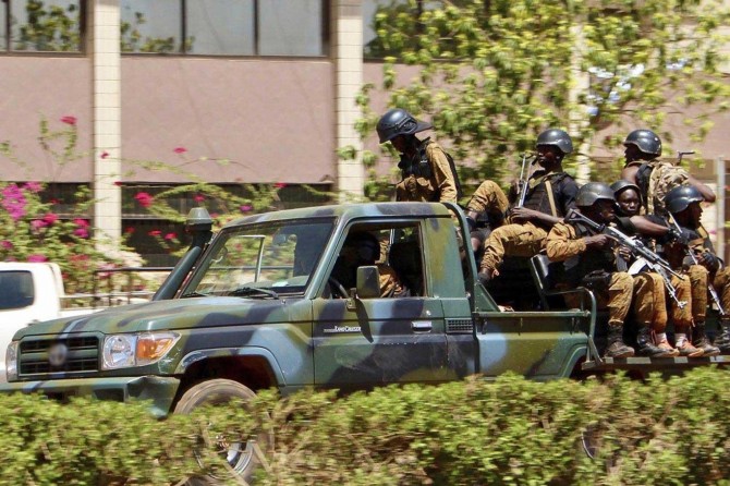 Burkina Faso'da askeri birliğe saldırı: 10 ölü