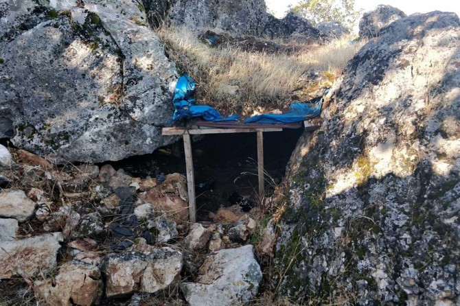 Diyarbakır'da PKK'lilere ait 21 barınak imha edildi