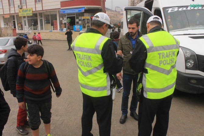 Trafik ve asayiş uygulamaları devam ediyor