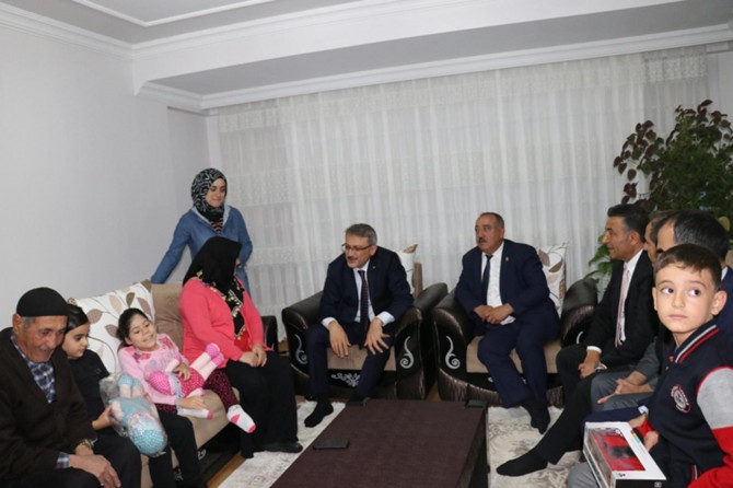 Bingöl'de 4 bin öğretmen bir gecede 4 bin öğrenciyi ziyaret etti