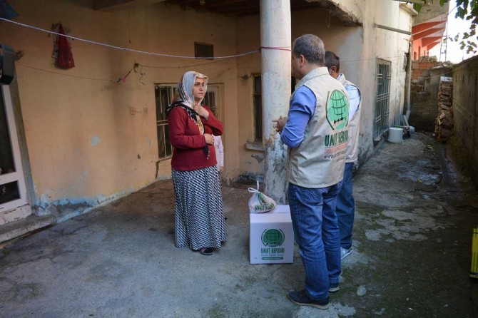 Mevlid Kandili dolayısıyla 200 aileye gıda yardımı ulaştırıldı