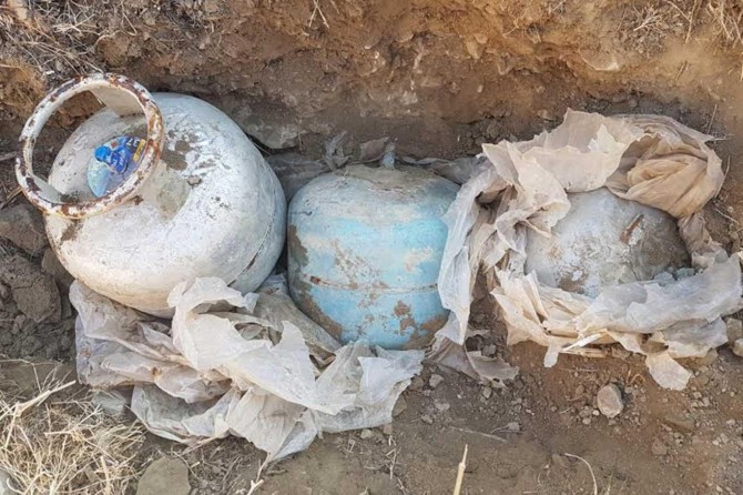 Van'da patlayıcılarla tuzaklanmış tüpler ele geçirildi