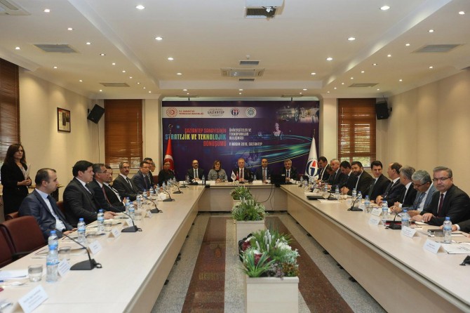 Büyük ölçekli sanayi kuruluşlarının sayısını artırmalıyız