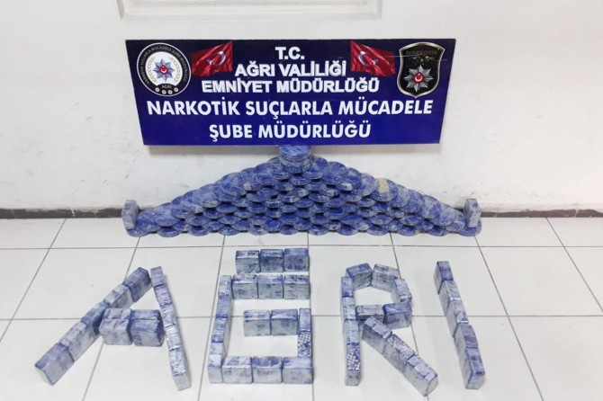 Ağrı'da çok miktarda gümrük kaçağı malzeme ele geçirildi