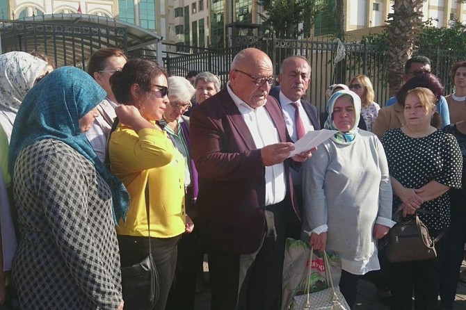 Antalya Adliyesi önünde İstanbul Sözleşmesi'ne tepki