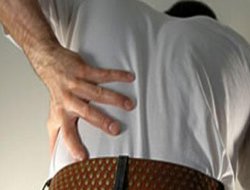 Serma û rûniştina şaş êşa qolinc zêde dike