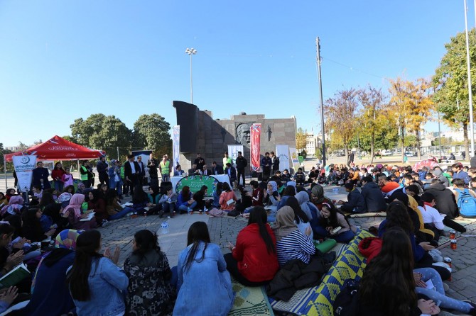 Okuyan Genç Değişen Şehir