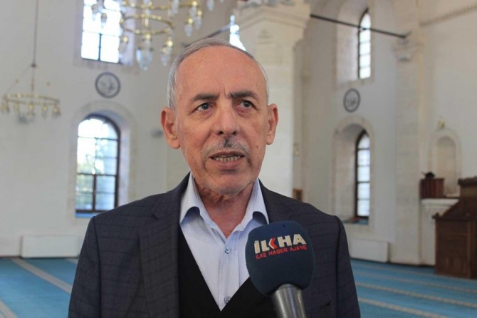 Cami adabına uygun hareket edilmeli