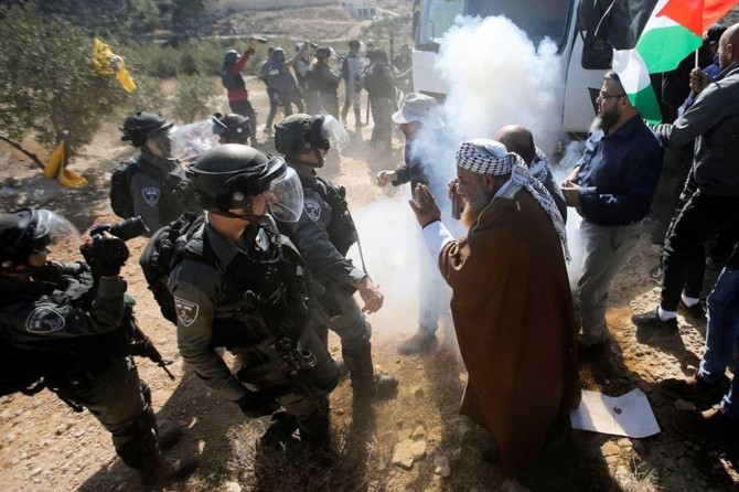 Dozens injured as zionist gangs quell anti-settlement protests in West Bank
