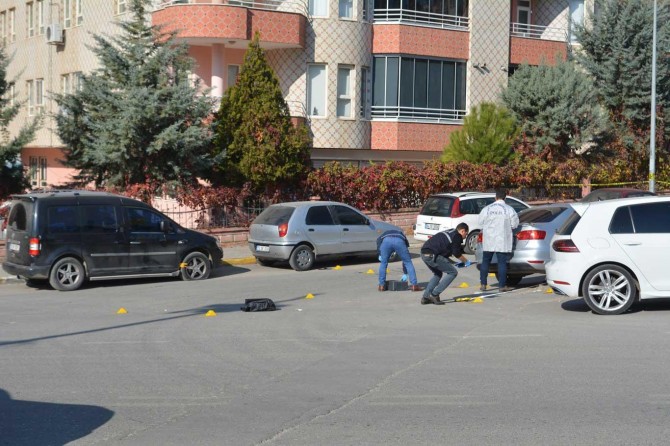 Batman'da adliye önündeki silahlı kavgaya karışan baba ve oğlu tutuklandı