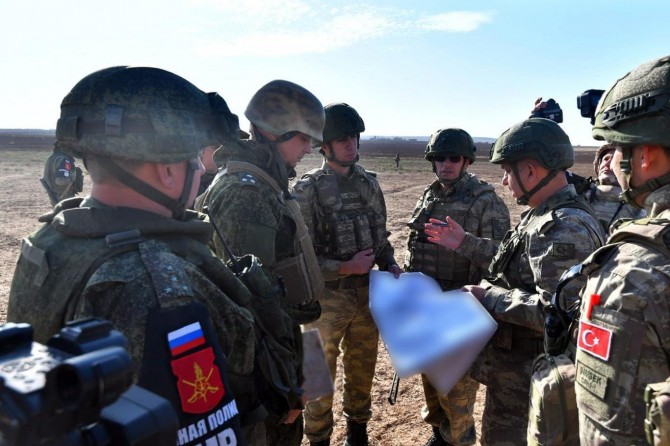 Rus askerleri ile Fırat’ın doğusunda icra edilen onuncu kara devriyesi tamamlandı