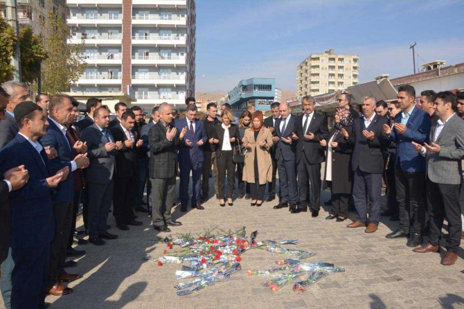 Aybüke öğretmen Kozluk'ta anıldı