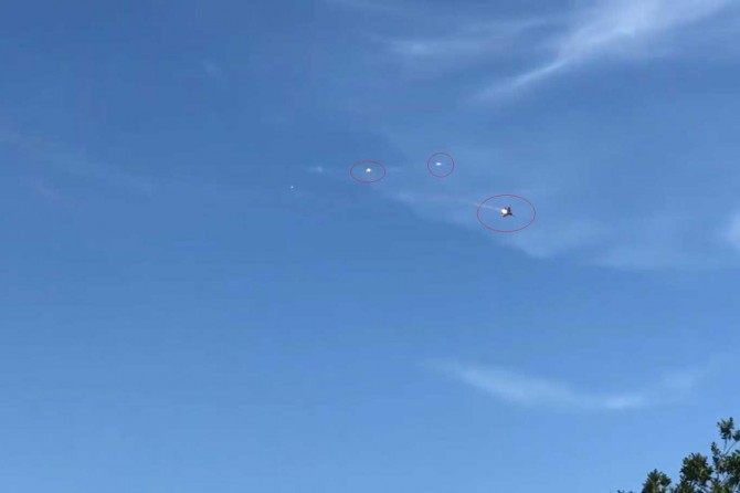 Hindistan’da savaş uçağı havada alev aldı