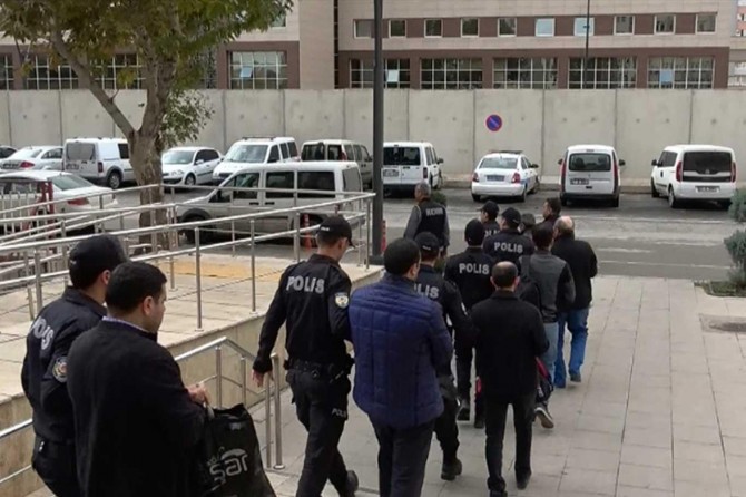 İstanbul merkezli FETÖ operasyonunda 15 gözaltı