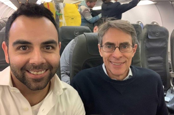 Zionist gangs deport human rights watch activist