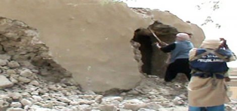 Selefiler son hızla türbeleri yıkmaya devam ediyor!