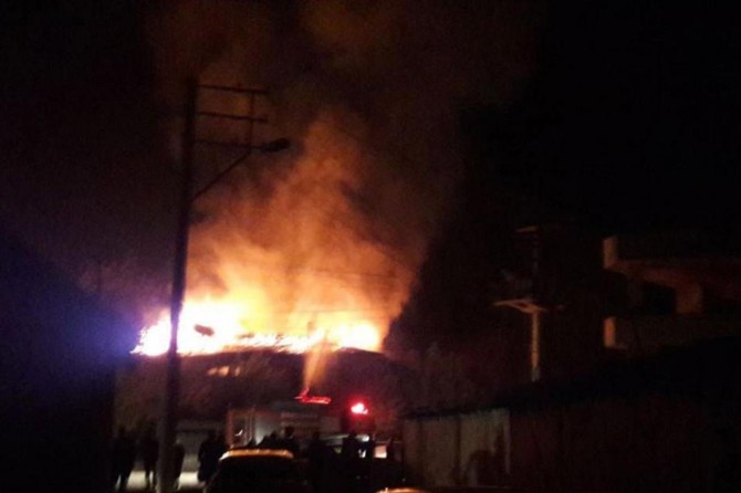 İstanbul'da iş yeri yangını: 5 kişi yaralandı