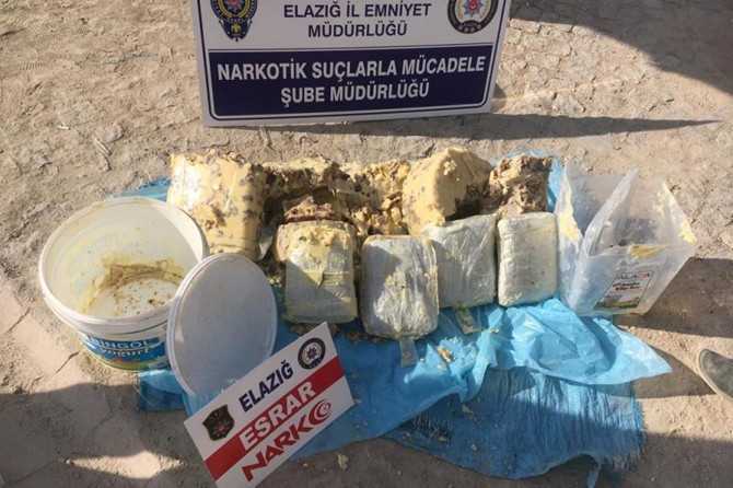 Kavurma kovalarından esrar çıktı