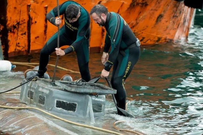 ​İspanya’da denizaltıda üç ton kokain ele geçirildi